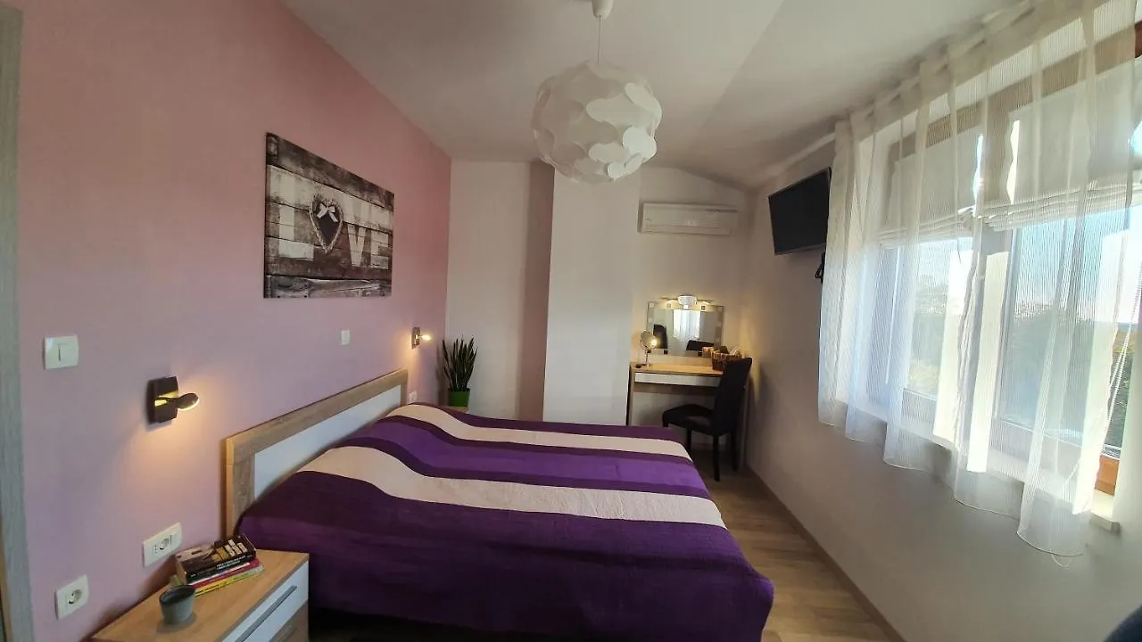 Casa Grande - Violette, Silver And Golden Apartments With Park And Sea View Labin  Labin (Istria)