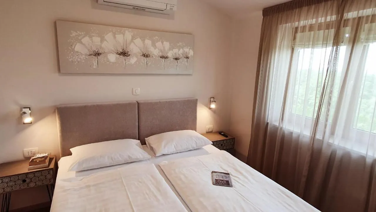 Casa Grande - Violette, Silver And Golden Apartments With Park And Sea View Labin  Croatia