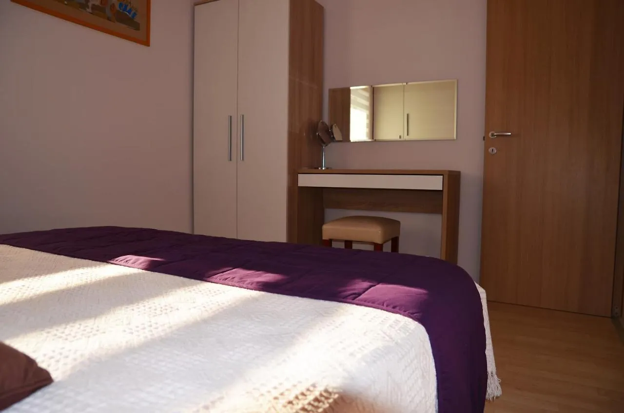 Casa Grande - Violette, Silver And Golden Apartments With Park And Sea View Labin   Labin (Istria)
